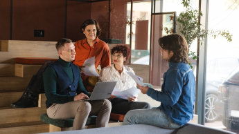 Zarządzanie logistyką w służbach   mundurowych | Studia podyplomowe we Wrocławiu | Uniwersytet Dolnośląski DSW we Wrocławiu: Wpływ społeczny DSW 3