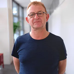 Przygotowania pedagogiczne do wykonywania zawodu nauczyciela | Uniwersytet Dolnośląski DSW we Wrocławiu: zdjęcie portretowe - Andrzej Wilk