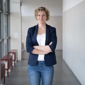 Przygotowania pedagogiczne do wykonywania zawodu nauczyciela | Uniwersytet Dolnośląski DSW we Wrocławiu: zdjęcie portretowe - Marta Rylokowska-Maciążek 