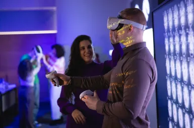 Laboratoria i pracownie | Uniwersytet Dolnośląski DSW we Wrocławiu: laboratorium: Rzeczywistość wirtualna i rozszerzona