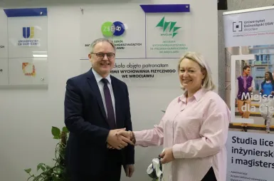 Nawiązanie współpracy patronackiej z Zespołem Szkół Ekonomiczno-Ogólnokształcących we Wrocławiu | Aktualności | Uniwersytet Dolnośląski DSW we Wrocławiu: Nawiązanie współpracy patronackiej z Zespołem Szkół Ekonomiczno-Ogólnokształcących we Wrocławiu