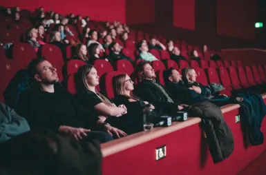 Dyskusyjny Klub Filmowy UDDSW wystartował | FOTORELACJA | Aktualności | Uniwersytet Dolnośląski DSW we Wrocławiu: Inauguracyjny seans DKF UD DSW w DCF