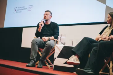 Dyskusyjny Klub Filmowy UDDSW wystartował | FOTORELACJA | Aktualności | Uniwersytet Dolnośląski DSW we Wrocławiu: Gościem specjalnym był dr Aleksander Korchut, który wyjaśniał wątki psychologiczne w filmie.