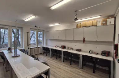 Laboratoria i pracownie | Uniwersytet Dolnośląski DSW we Wrocławiu: Laboratorium podstaw fizyki 