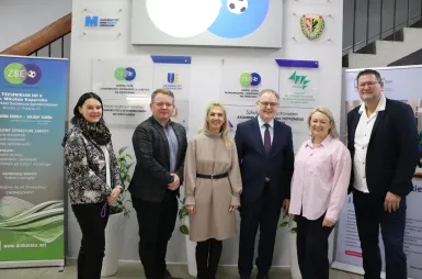 Nawiązanie współpracy patronackiej z Zespołem Szkół Ekonomiczno-Ogólnokształcących we Wrocławiu | Aktualności | Uniwersytet Dolnośląski DSW we Wrocławiu: Nawiązanie współpracy patronackiej z Zespołem Szkół Ekonomiczno-Ogólnokształcących we Wrocławiu