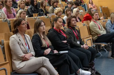 Podsumowanie | Otwarci na siebie: Dolny Śląsk w dialogu o samotności online i offline | Aktualności | Uniwersytet Dolnośląski DSW we Wrocławiu: 21