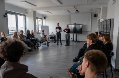 Podsumowanie | Otwarci na siebie: Dolny Śląsk w dialogu o samotności online i offline | Aktualności | Uniwersytet Dolnośląski DSW we Wrocławiu: 10