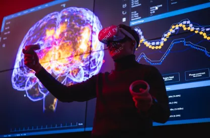 Poradniki - dzielimy się wiedzą | Uniwersytet Dolnośląski DSW we Wrocławiu: Mężczyzna w goglach interaktywnych