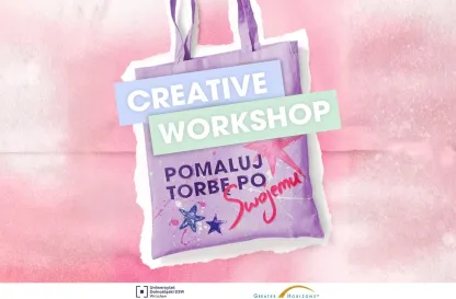Aktualności | Uniwersytet Dolnośląski DSW we Wrocławiu: grafika promująca - fioletowa torba z napisem CREATIVE WORKOSHOP, na różowym tle