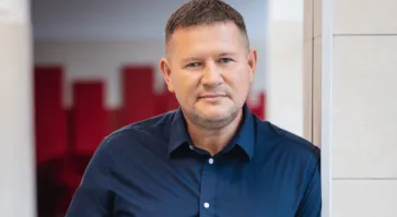 Projekty i usługi | Uniwersytet Dolnośląski DSW we Wrocławiu: grzegorz-lazarczyk.png