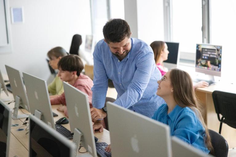 Game design | Studia I stopnia we Wrocławiu | Uniwersytet Dolnośląski DSW we Wrocławiu: Główna grafika: Szkolenia i kursy - zajęcia z informatyki