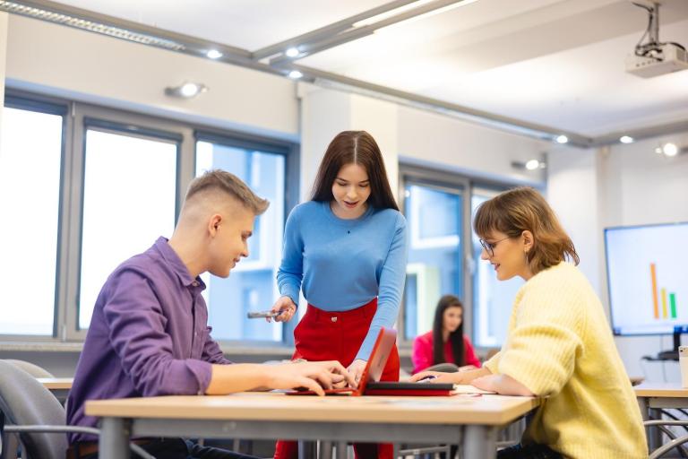 Służby mundurowe i porządek publiczny | Studia I stopnia we Wrocławiu | Uniwersytet Dolnośląski DSW we Wrocławiu: lic_bezpieczenstwo_wewnetrzne_kv_01.jpg