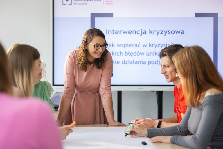 Bezpieczeństwo i Higiena Pracy | Studia podyplomowe we Wrocławiu | Uniwersytet Dolnośląski DSW we Wrocławiu: zajęcia z interwencji kryzysowej