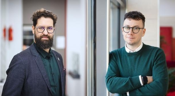 O edukacji z praktykami | Uniwersytet Dolnośląski DSW we Wrocławiu: Maciej Jonek, dr Aleksander Korchut