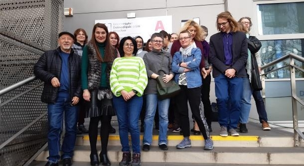 Sustainable Environmental Education by Integrating P4C Education Into STEAM Courses | Uniwersytet Dolnośląski DSW we Wrocławiu: zdjęcie grupowe uczestników projektu