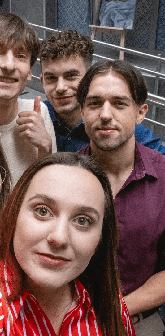 Jak studia zmieniają życie - opowieść z perspektywy absolwenta | Blog "okiem praktyków" | Uniwersytet Dolnośląski DSW we Wrocławiu: grupa studentów DSW