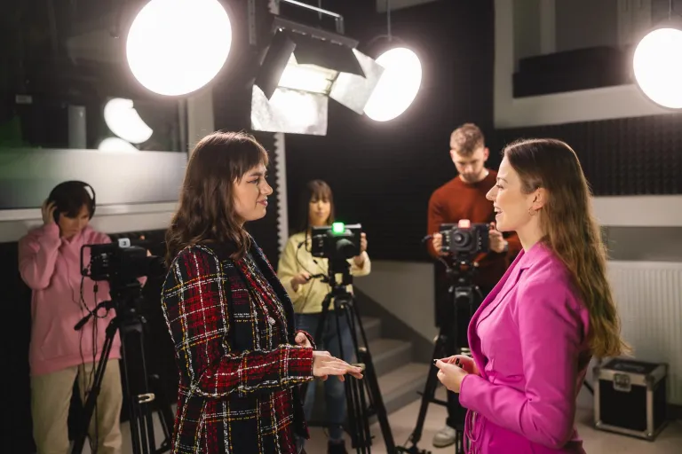 Produkcja filmowa, telewizyjna i internetowa | Studia I stopnia we Wrocławiu | Uniwersytet Dolnośląski DSW we Wrocławiu: Zajęcia w sali filmowej