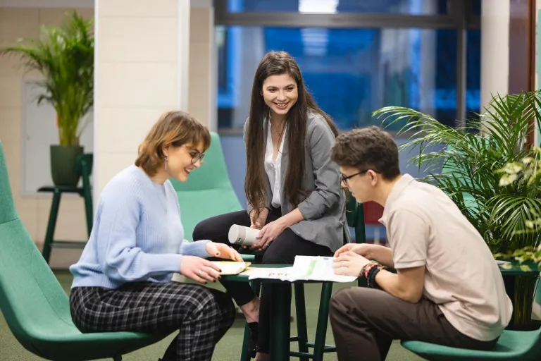 E-administracja z elementami AI | Studia I stopnia we Wrocławiu | Uniwersytet Dolnośląski DSW we Wrocławiu: dsw_administracja_spec_08.jpg