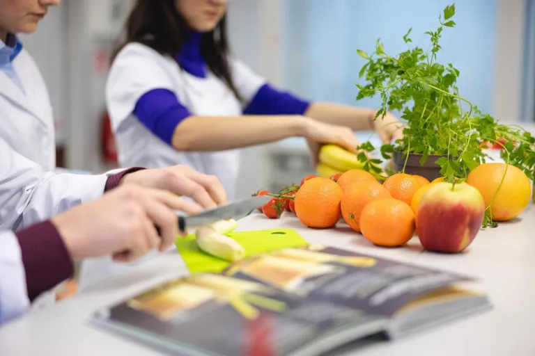 Dietetyka kliniczna | Studia I stopnia we Wrocławiu | Uniwersytet Dolnośląski DSW we Wrocławiu: lic_dietetyka_i_promocja_03.jpg