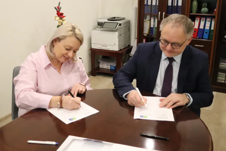 Nawiązanie współpracy patronackiej z Zespołem Szkół Ekonomiczno-Ogólnokształcących we Wrocławiu | Aktualności | Uniwersytet Dolnośląski DSW we Wrocławiu: Nawiązanie współpracy patronackiej z Zespołem Szkół Ekonomiczno-Ogólnokształcących we Wrocławiu