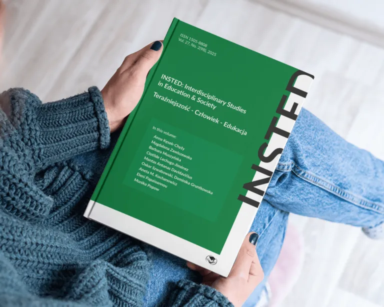 Nowy numer "INSTED: Interdisciplinary Studies in Education & Society (Teraźniejszość - Człowiek - Edukacja)" | Aktualności | Uniwersytet Dolnośląski DSW we Wrocławiu: osoba trzymająca na kolanach książke pt. "INSTED: Interdisciplinary Studies in Education & Society (Teraźniejszość - Człowiek - Edukacja)"