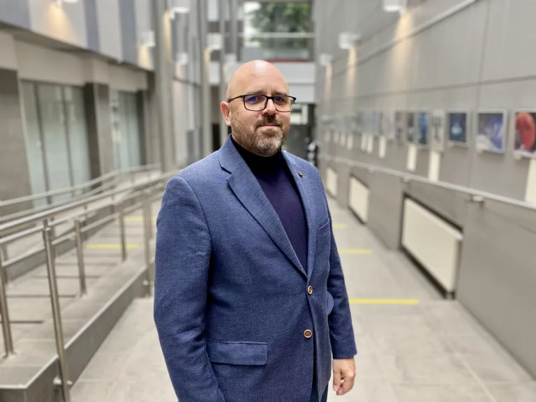 Wystąpienie dr hab. Piotr Mikiewicz, prof. UDDSW podczas wydarzenia - „Edukacja. To nie problem” | Aktualności | Uniwersytet Dolnośląski DSW we Wrocławiu: prof. Piotr Mikiewicz